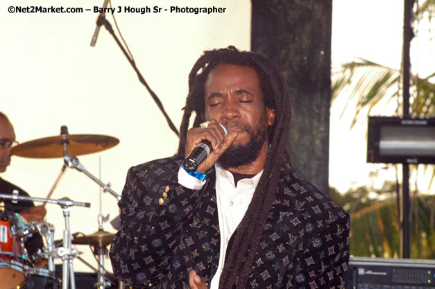 Half Pint - Red Stripe Reggae Sumfest 2007 - Zenith - Saturday, July 21, 2007 - Catherine Hall, Montego Bay, St James, Jamaica W.I. - Negril Travel Guide, Negril Jamaica WI - http://www.negriltravelguide.com - info@negriltravelguide.com...!