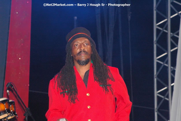 Mackie Conscious - Red Stripe Reggae Sumfest 2007 - Zenith - Saturday, July 21, 2007 - Catherine Hall, Montego Bay, St James, Jamaica W.I. - Negril Travel Guide, Negril Jamaica WI - http://www.negriltravelguide.com - info@negriltravelguide.com...!