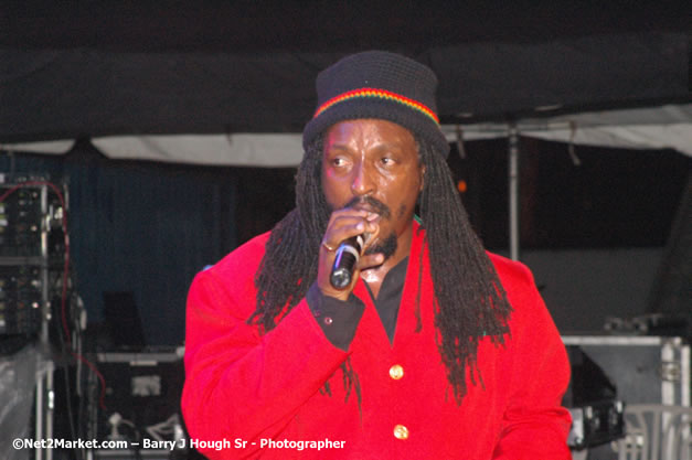 Mackie Conscious - Red Stripe Reggae Sumfest 2007 - Zenith - Saturday, July 21, 2007 - Catherine Hall, Montego Bay, St James, Jamaica W.I. - Negril Travel Guide, Negril Jamaica WI - http://www.negriltravelguide.com - info@negriltravelguide.com...!