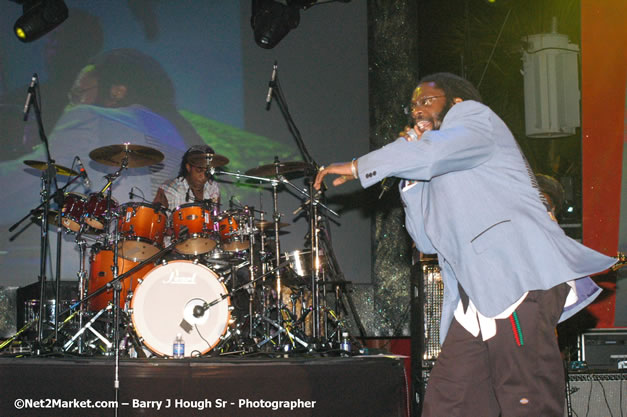 Tarrus Riley - Red Stripe Reggae Sumfest 2007 - Zenith - Saturday, July 21, 2007 - Catherine Hall, Montego Bay, St James, Jamaica W.I. - Negril Travel Guide, Negril Jamaica WI - http://www.negriltravelguide.com - info@negriltravelguide.com...!