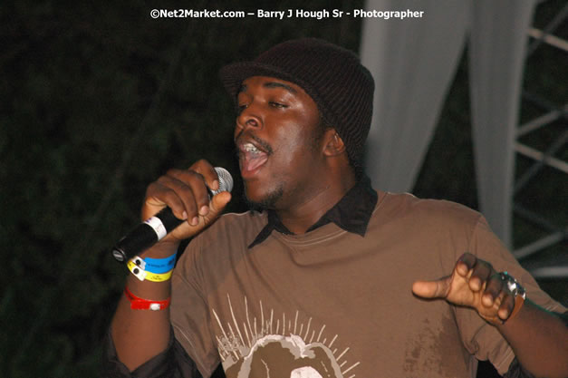 Tarrus Riley - Red Stripe Reggae Sumfest 2007 - Zenith - Saturday, July 21, 2007 - Catherine Hall, Montego Bay, St James, Jamaica W.I. - Negril Travel Guide, Negril Jamaica WI - http://www.negriltravelguide.com - info@negriltravelguide.com...!