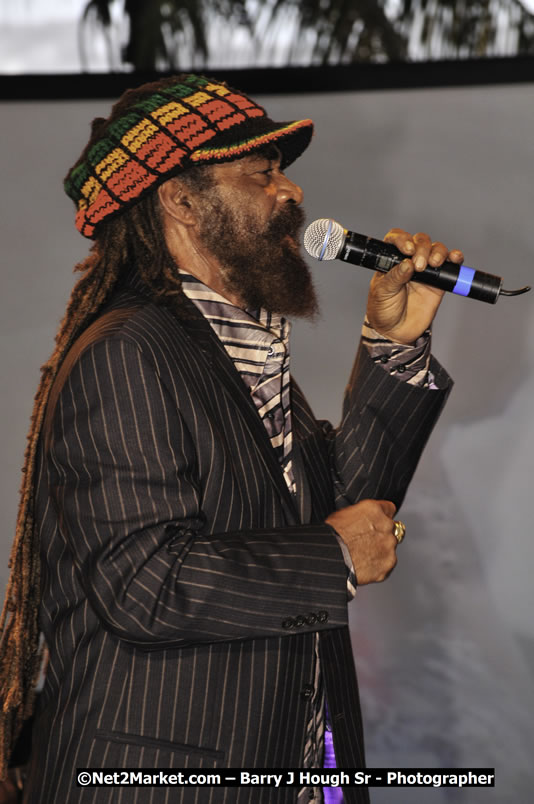 John Holt @ Red Stripe Reggae Sumfest 2008 International Night 2, Catherine Hall, Montego Bay - Saturday, July 19, 2008 - Reggae Sumfest 2008 July 13 - July 19, 2008 - Photographs by Net2Market.com - Barry J. Hough Sr. Photojournalist/Photograper - Photographs taken with a Nikon D300 - Negril Travel Guide, Negril Jamaica WI - http://www.negriltravelguide.com - info@negriltravelguide.com...!