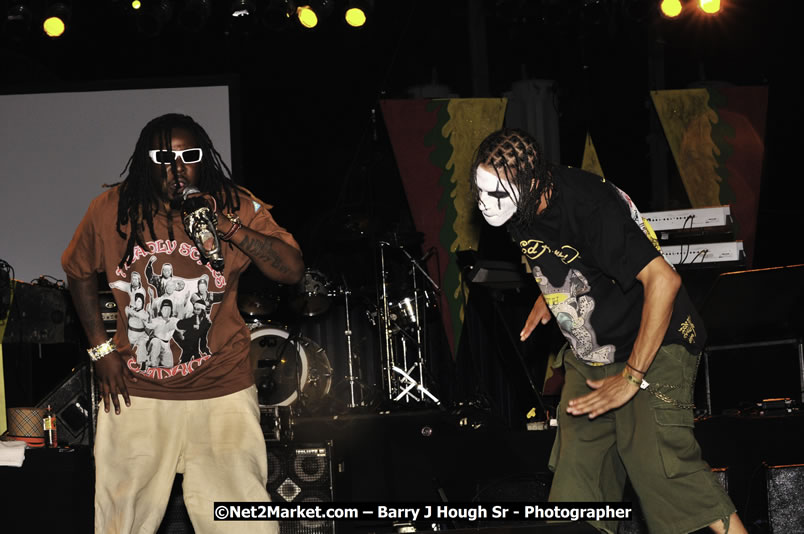 T - Pain @ Red Stripe Reggae Sumfest 2008 International Night 2, Catherine Hall, Montego Bay - Saturday, July 19, 2008 - Reggae Sumfest 2008 July 13 - July 19, 2008 - Photographs by Net2Market.com - Barry J. Hough Sr. Photojournalist/Photograper - Photographs taken with a Nikon D300 - Negril Travel Guide, Negril Jamaica WI - http://www.negriltravelguide.com - info@negriltravelguide.com...!