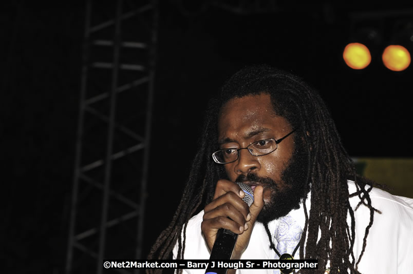 Tarrus Riley @ Red Stripe Reggae Sumfest 2008 International Night 2, Catherine Hall, Montego Bay - Saturday, July 19, 2008 - Reggae Sumfest 2008 July 13 - July 19, 2008 - Photographs by Net2Market.com - Barry J. Hough Sr. Photojournalist/Photograper - Photographs taken with a Nikon D300 - Negril Travel Guide, Negril Jamaica WI - http://www.negriltravelguide.com - info@negriltravelguide.com...!