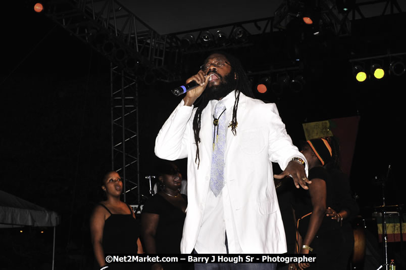 Tarrus Riley @ Red Stripe Reggae Sumfest 2008 International Night 2, Catherine Hall, Montego Bay - Saturday, July 19, 2008 - Reggae Sumfest 2008 July 13 - July 19, 2008 - Photographs by Net2Market.com - Barry J. Hough Sr. Photojournalist/Photograper - Photographs taken with a Nikon D300 - Negril Travel Guide, Negril Jamaica WI - http://www.negriltravelguide.com - info@negriltravelguide.com...!