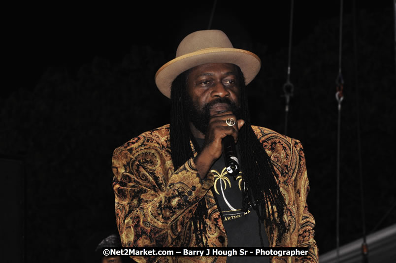 Tarrus Riley @ Red Stripe Reggae Sumfest 2008 International Night 2, Catherine Hall, Montego Bay - Saturday, July 19, 2008 - Reggae Sumfest 2008 July 13 - July 19, 2008 - Photographs by Net2Market.com - Barry J. Hough Sr. Photojournalist/Photograper - Photographs taken with a Nikon D300 - Negril Travel Guide, Negril Jamaica WI - http://www.negriltravelguide.com - info@negriltravelguide.com...!