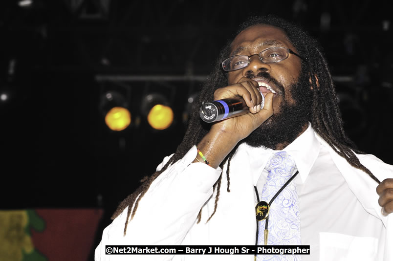  Tarrus Riley - Live in Concert - at the One Love Reggae Concert Series 09/10 @ Negril Escape Resort & Spa - Also Featuring: Mistic Bowie, Monday Justice, Cash, Dean Frazier - DJ Gemini - MC Oliver Cargill, Negril Escape Resort & Spa, One Love Drive, West End, Negril, Westmoreland, Jamaica W.I. - Tuesday, November 17, 2009 - Photographs by Net2Market.com - Barry J. Hough Sr, Photographer / Photojournalist - Photos taken with a Nikon D70, D100, or D300 - Negril Travel Guide, Negril Jamaica WI - http://www.negriltravelguide.com - info@negriltravelguide.com...!