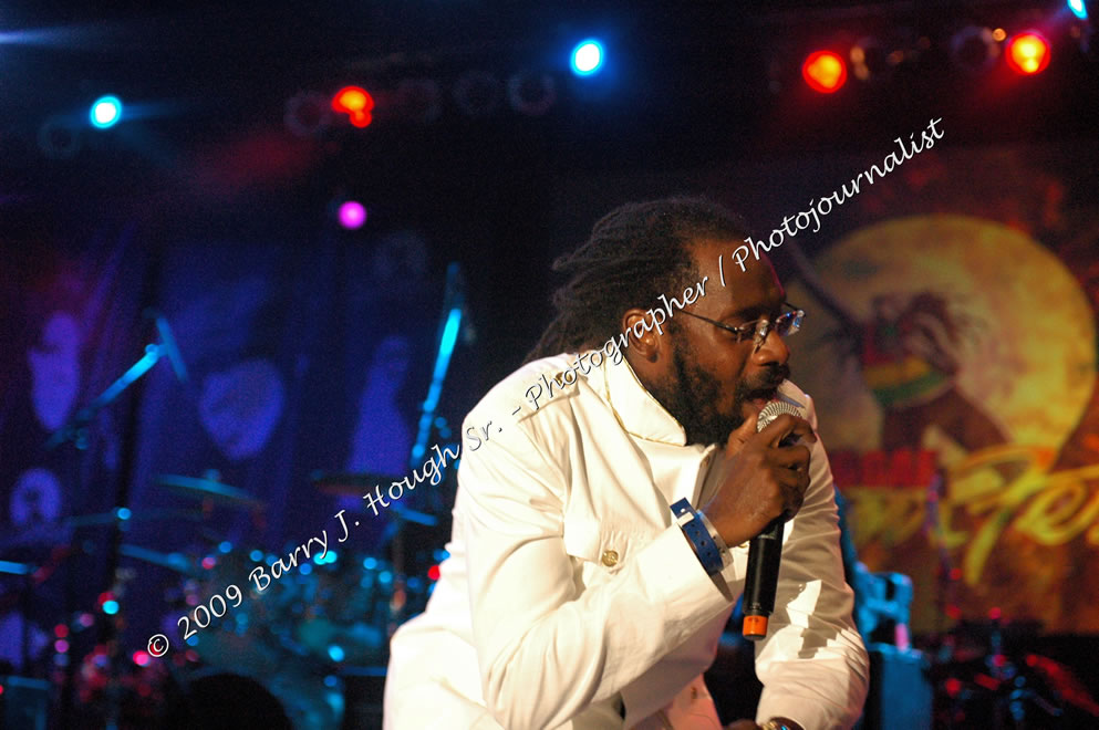 Tarrus Riley @ Reggae Sumfest 2009 - International Night 2 - Reggae Sumfest 2009,Catherine Hall, Montego Bay, St. James, Jamaica W.I. - Saturday, July 25, 2009 - Reggae Sumfest 2009, July 19 - 25, 2009 - Photographs by Net2Market.com - Barry J. Hough Sr. Photojournalist/Photograper - Photographs taken with a Nikon D70, D100, or D300 - Negril Travel Guide, Negril Jamaica WI - http://www.negriltravelguide.com - info@negriltravelguide.com...!