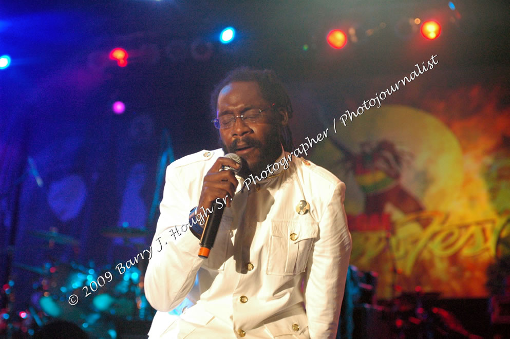 Tarrus Riley @ Reggae Sumfest 2009 - International Night 2 - Reggae Sumfest 2009,Catherine Hall, Montego Bay, St. James, Jamaica W.I. - Saturday, July 25, 2009 - Reggae Sumfest 2009, July 19 - 25, 2009 - Photographs by Net2Market.com - Barry J. Hough Sr. Photojournalist/Photograper - Photographs taken with a Nikon D70, D100, or D300 - Negril Travel Guide, Negril Jamaica WI - http://www.negriltravelguide.com - info@negriltravelguide.com...!