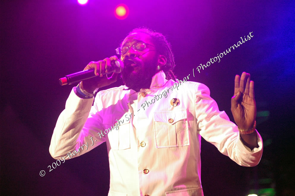 Tarrus Riley @ Reggae Sumfest 2009 - International Night 2 - Reggae Sumfest 2009,Catherine Hall, Montego Bay, St. James, Jamaica W.I. - Saturday, July 25, 2009 - Reggae Sumfest 2009, July 19 - 25, 2009 - Photographs by Net2Market.com - Barry J. Hough Sr. Photojournalist/Photograper - Photographs taken with a Nikon D70, D100, or D300 - Negril Travel Guide, Negril Jamaica WI - http://www.negriltravelguide.com - info@negriltravelguide.com...!