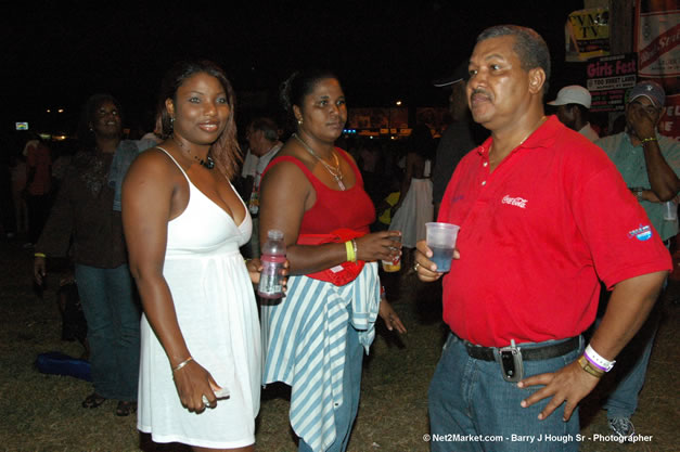 Venue & Audience - Ignition - The Internation Fire Blazes - Friday, July 21, 2006 - Montego Bay, Jamaica - Negril Travel Guide, Negril Jamaica WI - http://www.negriltravelguide.com - info@negriltravelguide.com...!