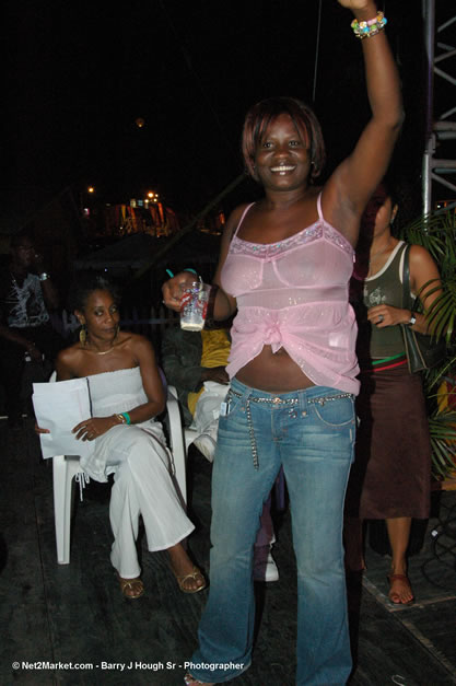 Venue & Audience - Ignition - The Internation Fire Blazes - Friday, July 21, 2006 - Montego Bay, Jamaica - Negril Travel Guide, Negril Jamaica WI - http://www.negriltravelguide.com - info@negriltravelguide.com...!