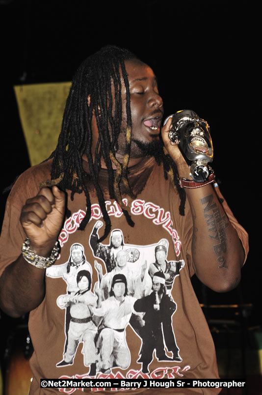 T - Pain @ Reggae Sumfest 2008 International Night 2, Catherine Hall, Montego Bay - Saturday, July 19, 2008 - Reggae Sumfest 2008 July 13 - July 19, 2008 - Photographs by Net2Market.com - Barry J. Hough Sr. Photojournalist/Photograper - Photographs taken with a Nikon D300 - Negril Travel Guide, Negril Jamaica WI - http://www.negriltravelguide.com - info@negriltravelguide.com...!