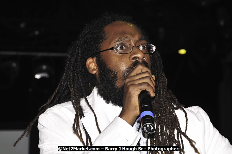 Tarrus Riley @ Reggae Sumfest 2008 International Night 2, Catherine Hall, Montego Bay - Saturday, July 19, 2008 - Reggae Sumfest 2008 July 13 - July 19, 2008 - Photographs by Net2Market.com - Barry J. Hough Sr. Photojournalist/Photograper - Photographs taken with a Nikon D300 - Negril Travel Guide, Negril Jamaica WI - http://www.negriltravelguide.com - info@negriltravelguide.com...!