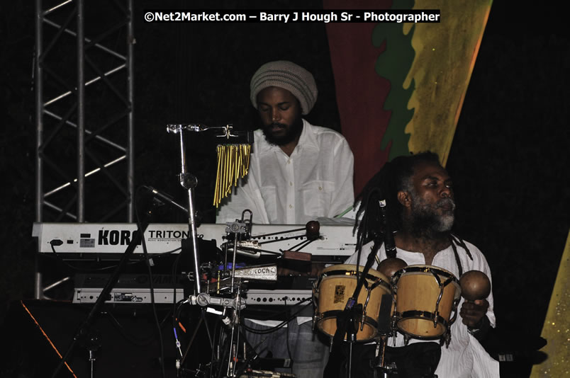 Tarrus Riley @ Reggae Sumfest 2008 International Night 2, Catherine Hall, Montego Bay - Saturday, July 19, 2008 - Reggae Sumfest 2008 July 13 - July 19, 2008 - Photographs by Net2Market.com - Barry J. Hough Sr. Photojournalist/Photograper - Photographs taken with a Nikon D300 - Negril Travel Guide, Negril Jamaica WI - http://www.negriltravelguide.com - info@negriltravelguide.com...!