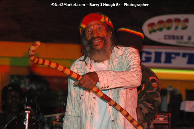 Tarrus Riley, Jimmy Riley, and Dwayne Stephensen - Money Cologne Promotions in association with "British Link Up" presents Summer Jam featuring She's Royal Tarrus Riley & Jimmy Riley - Plus Ras Slick, Sham Dawg, and Whiskey Bagio @ Roots Bamboo, Norman Manley Boulevard, Negril, Jamaica W.I. - Backed up Dean Fraser & The Hurricanne Band - MC Barry G and Rev. BB - July 25, 2007 - Negril Travel Guide.com, Negril Jamaica WI - http://www.negriltravelguide.com - info@negriltravelguide.com...!