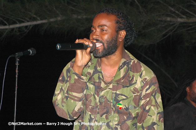 Tarrus Riley, Jimmy Riley, and Dwayne Stephensen - Money Cologne Promotions in association with "British Link Up" presents Summer Jam featuring She's Royal Tarrus Riley & Jimmy Riley - Plus Ras Slick, Sham Dawg, and Whiskey Bagio @ Roots Bamboo, Norman Manley Boulevard, Negril, Jamaica W.I. - Backed up Dean Fraser & The Hurricanne Band - MC Barry G and Rev. BB - July 25, 2007 - Negril Travel Guide.com, Negril Jamaica WI - http://www.negriltravelguide.com - info@negriltravelguide.com...!