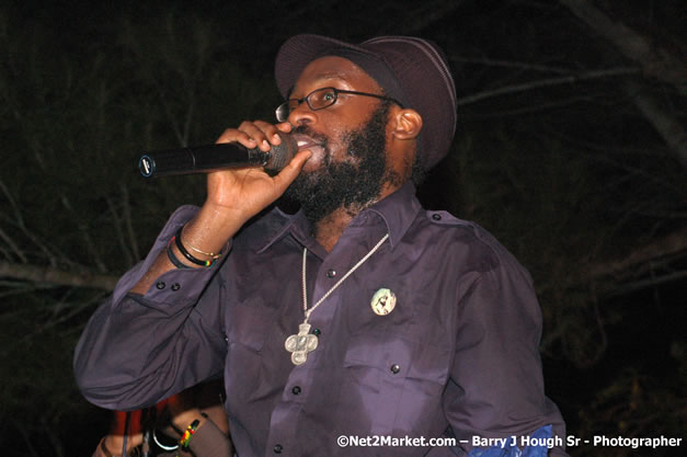 Tarrus Riley, Jimmy Riley, and Dwayne Stephensen - Money Cologne Promotions in association with "British Link Up" presents Summer Jam featuring She's Royal Tarrus Riley & Jimmy Riley - Plus Ras Slick, Sham Dawg, and Whiskey Bagio @ Roots Bamboo, Norman Manley Boulevard, Negril, Jamaica W.I. - Backed up Dean Fraser & The Hurricanne Band - MC Barry G and Rev. BB - July 25, 2007 - Negril Travel Guide.com, Negril Jamaica WI - http://www.negriltravelguide.com - info@negriltravelguide.com...!