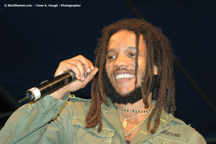 The Marley Brother's - Damian, Stephen, Julian, and Kimani - Smile Jamaica, Nine Miles, St Anns, Jamaica - Saturday, February 10, 2007 - The Smile Jamaica Concert, a symbolic homecoming in Bob Marley's birthplace of Nine Miles - Negril Travel Guide, Negril Jamaica WI - http://www.negriltravelguide.com - info@negriltravelguide.com...!