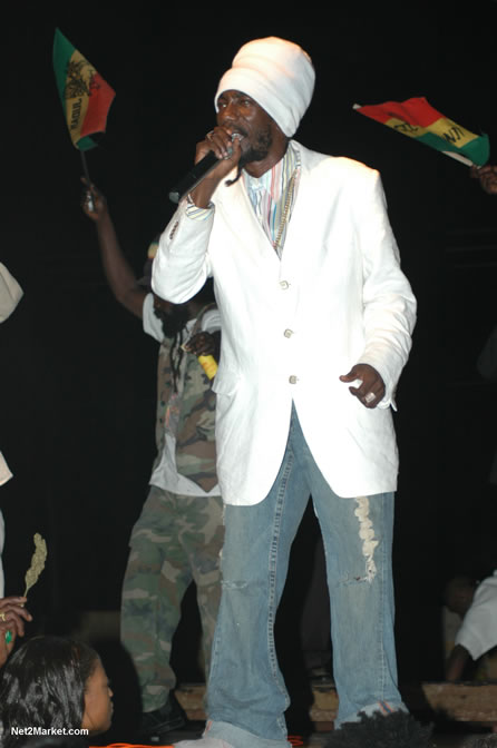 Sizzla - Spring Break 2005 -  6th Anniversary - All Day - All Night - Photo Gallery - Sunday, March 13th - Long Bay Beach, Negril Jamaica - Negril Travel Guide, Negril Jamaica WI - http://www.negriltravelguide.com - info@negriltravelguide.com...!