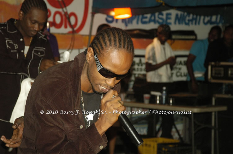 Busy Signal & Kip Rich- Also featuring: Mona Lisa and Crystal Axe @ Striptease Night Club, Scrub-A-Dub Car Wash, , Whitehall, Negril, Westmoreland, Jamaica W.I. - Photographs by Net2Market.com - Barry J. Hough Sr, Photographer/Photojournalist - The Negril Travel Guide - Negril's and Jamaica's Number One Concert Photography Web Site with over 40,000 Jamaican Concert photographs Published -  Negril Travel Guide, Negril Jamaica WI - http://www.negriltravelguide.com - info@negriltravelguide.com...!