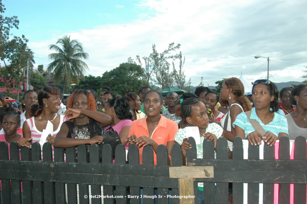 The Ministry of Toursim & The Jamaica Tourist Board present Tourism Awareness Concert in Commemoration of the Start of the 07/08 Winter Tourist Season - Guest Performers: Third World, Tessane Chin, Etana, Assassin, One Third, Christopher Martin, Gumption Band - Saturday, December 15, 2007 - Old Hospital Site, on the Hip Strip, Montego Bay, Jamaica W.I. - Photographs by Net2Market.com - Barry J. Hough Sr, Photographer - Negril Travel Guide, Negril Jamaica WI - http://www.negriltravelguide.com - info@negriltravelguide.com...!