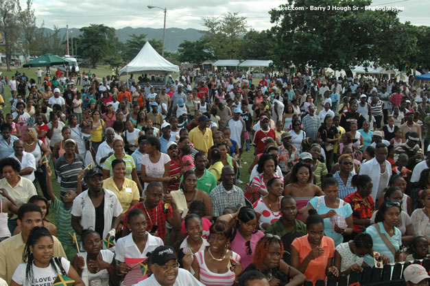 The Ministry of Toursim & The Jamaica Tourist Board present Tourism Awareness Concert in Commemoration of the Start of the 07/08 Winter Tourist Season - Guest Performers: Third World, Tessane Chin, Etana, Assassin, One Third, Christopher Martin, Gumption Band - Saturday, December 15, 2007 - Old Hospital Site, on the Hip Strip, Montego Bay, Jamaica W.I. - Photographs by Net2Market.com - Barry J. Hough Sr, Photographer - Negril Travel Guide, Negril Jamaica WI - http://www.negriltravelguide.com - info@negriltravelguide.com...!