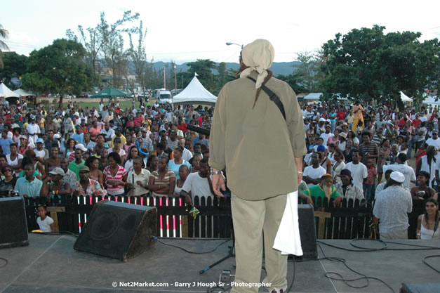 The Ministry of Toursim & The Jamaica Tourist Board present Tourism Awareness Concert in Commemoration of the Start of the 07/08 Winter Tourist Season - Guest Performers: Third World, Tessane Chin, Etana, Assassin, One Third, Christopher Martin, Gumption Band - Saturday, December 15, 2007 - Old Hospital Site, on the Hip Strip, Montego Bay, Jamaica W.I. - Photographs by Net2Market.com - Barry J. Hough Sr, Photographer - Negril Travel Guide, Negril Jamaica WI - http://www.negriltravelguide.com - info@negriltravelguide.com...!