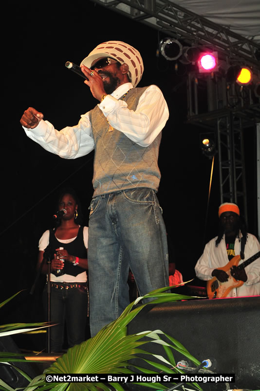 Coco T @ Unite The People An International Reggae Fest, Featuring: Beres Hammond, Coco T, Queen Ifrica, Khalil, Cameal Davis, Iley Dread, Rochelle, Geoffrey Star, Ras Penco, Kool DeLoy, Otis Gayle, J.McKay, Tiney Winey, Venue at Norman Manley Boulevard, Negril, Westmoreland, Jamaica - Saturday, April 4, 2009 - Photographs by Net2Market.com - Barry J. Hough Sr, Photographer/Photojournalist - Negril Travel Guide, Negril Jamaica WI - http://www.negriltravelguide.com - info@negriltravelguide.com...!