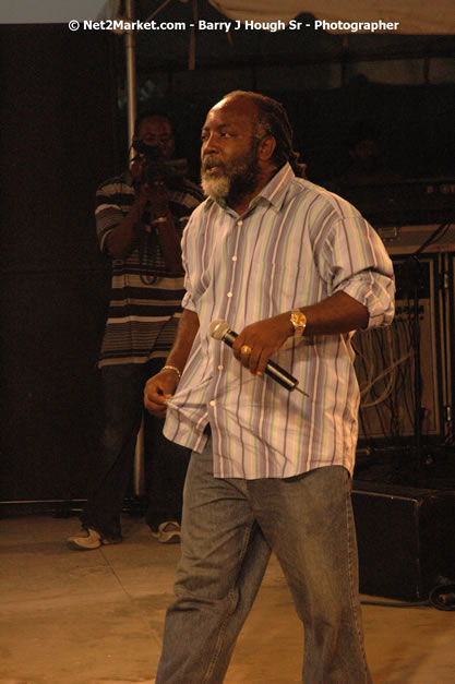 Freddie McGregor @ Western Consciousness 2007 - Presented by King of Kings Productons - Saturday, April 28, 2007 - Llandilo Cultural Centre, Savanna-La-Mar, Westmoreland, Jamaica W.I. - Negril Travel Guide, Negril Jamaica WI - http://www.negriltravelguide.com - info@negriltravelguide.com...!