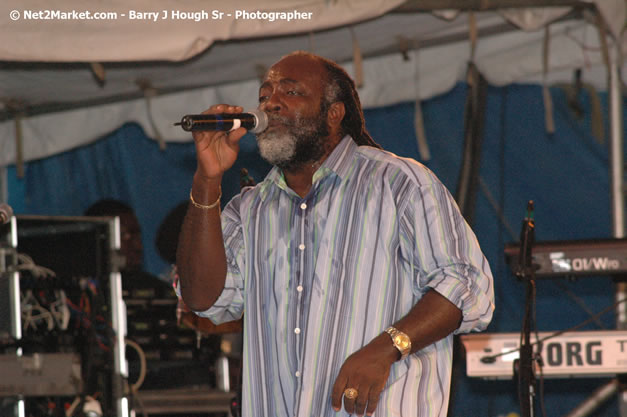 Freddie McGregor @ Western Consciousness 2007 - Presented by King of Kings Productons - Saturday, April 28, 2007 - Llandilo Cultural Centre, Savanna-La-Mar, Westmoreland, Jamaica W.I. - Negril Travel Guide, Negril Jamaica WI - http://www.negriltravelguide.com - info@negriltravelguide.com...!