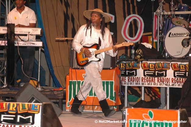 Kenyatta Hill @ Western Consciousness 2007 - Presented by King of Kings Productons - Saturday, April 28, 2007 - Llandilo Cultural Centre, Savanna-La-Mar, Westmoreland, Jamaica W.I. - Negril Travel Guide, Negril Jamaica WI - http://www.negriltravelguide.com - info@negriltravelguide.com...!