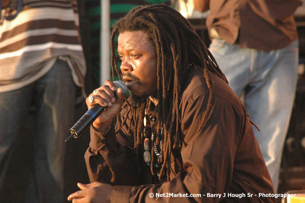 Luciano @ Western Consciousness 2007 - Presented by King of Kings Productons - Saturday, April 28, 2007 - Llandilo Cultural Centre, Savanna-La-Mar, Westmoreland, Jamaica W.I. - Negril Travel Guide, Negril Jamaica WI - http://www.negriltravelguide.com - info@negriltravelguide.com...!