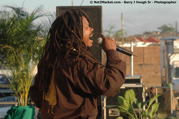 Luciano @ Western Consciousness 2007 - Presented by King of Kings Productons - Saturday, April 28, 2007 - Llandilo Cultural Centre, Savanna-La-Mar, Westmoreland, Jamaica W.I. - Negril Travel Guide, Negril Jamaica WI - http://www.negriltravelguide.com - info@negriltravelguide.com...!